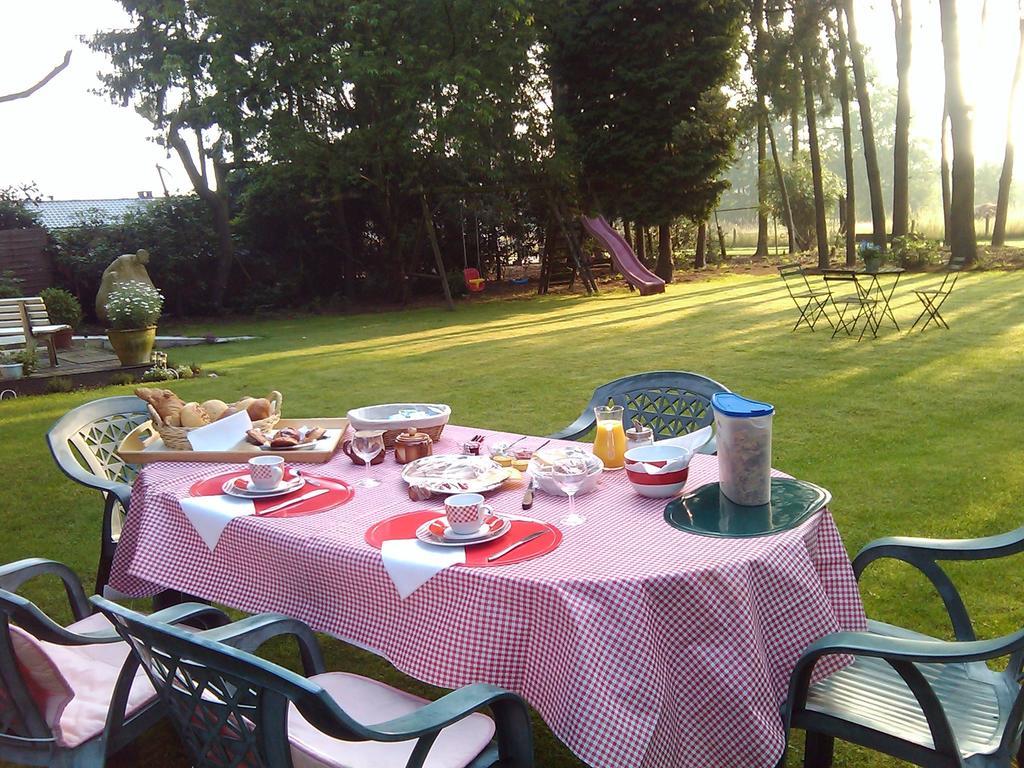 Helpende Hand Villa Oelegem Esterno foto